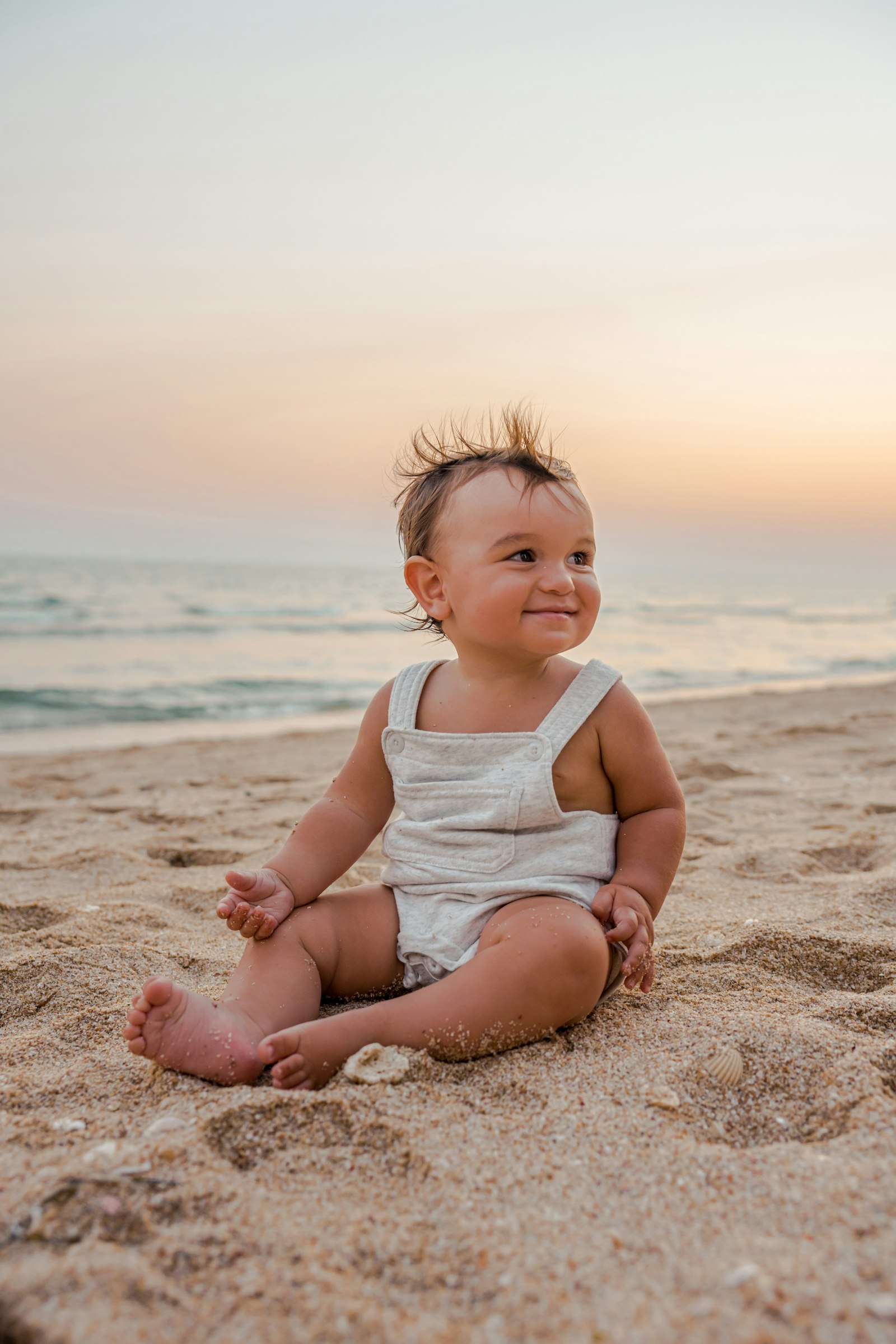 Sommar med bebis 2026 — packlista, sol och tips för semestern